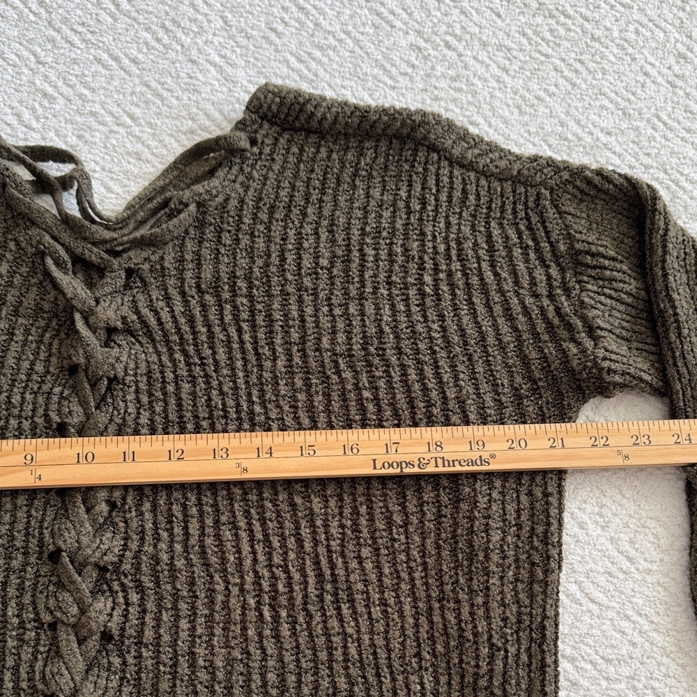 Sweet Wanderer olive Green Lace-Up Back Ribbed Sweater Sz M - Picture 2 of 5